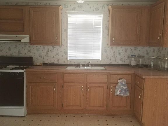 2nd image of 17980 W Banning St