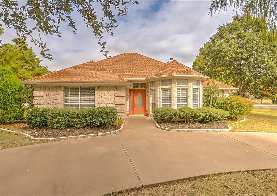 1st image of 9022 Woodlawn Dr