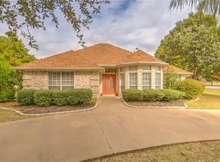 9022 Woodlawn Dr, Granbury, TX 76049