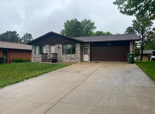1950 Summit Ave, Worthington, MN 56187