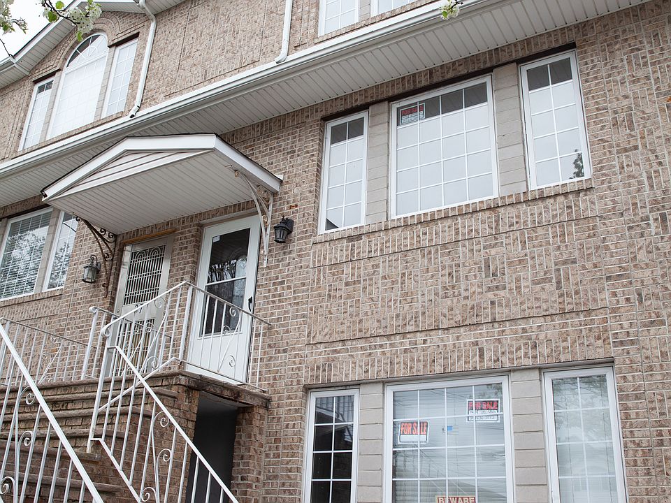 1st image of 39 Essex Dr