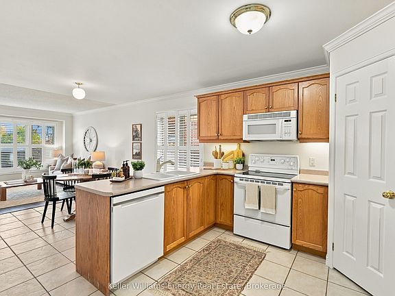 4th image of 89 Fieldcrest Ave