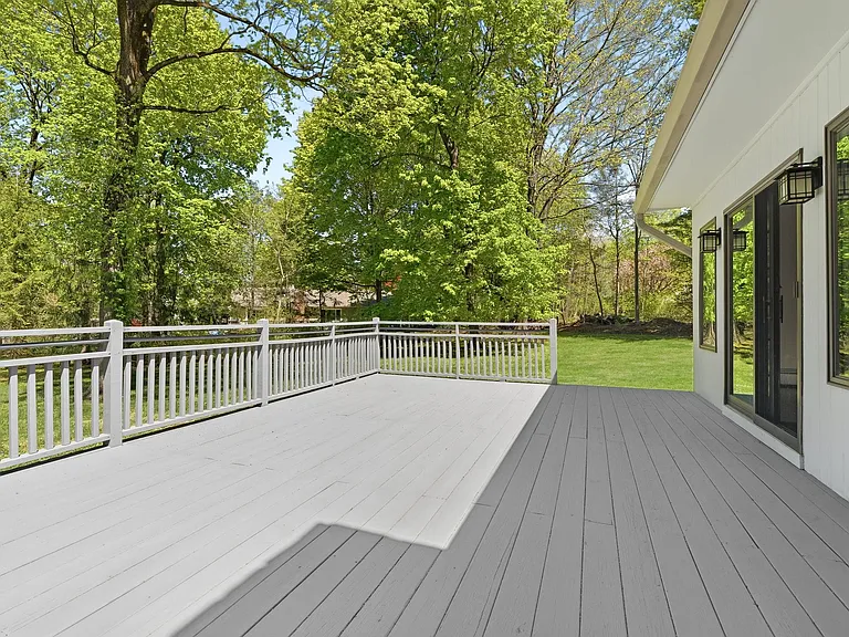 12 Wyeth Ct — Photo 23