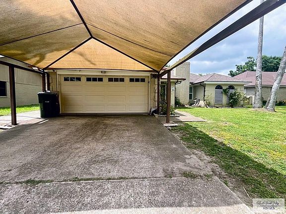 2nd image of 125 Regency Ct #21