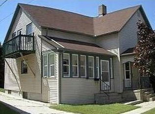 1214 S 20th St, Manitowoc, WI 54220