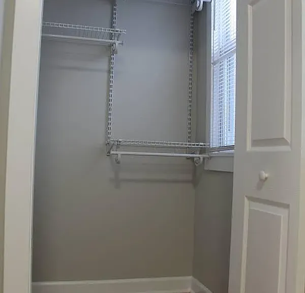 2531 W Lyndale St #2R — Photo 6