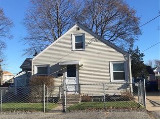 25 Rufus St, Pawtucket, RI 02860