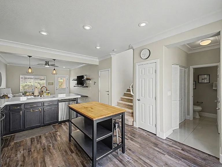10540 Blanca Peak Ave — Photo 9