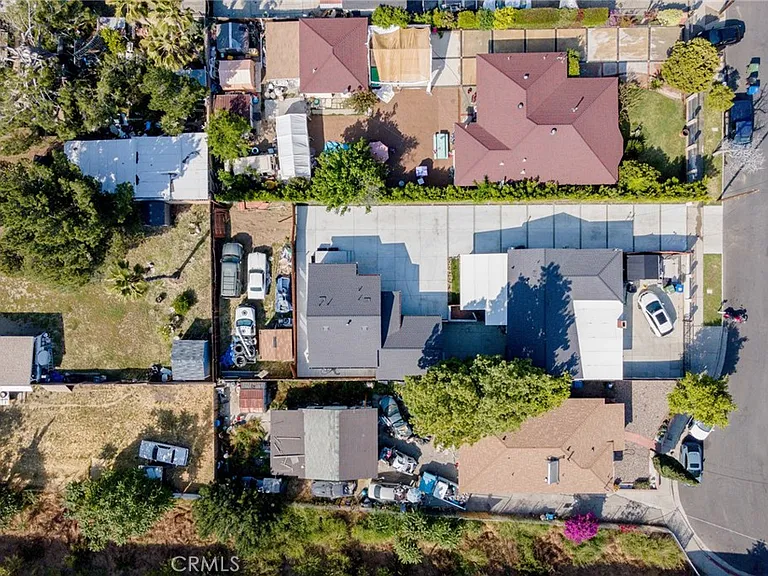 13721 Pierce St — Photo 30