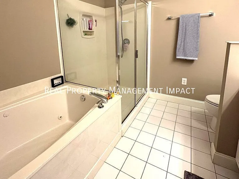 532 Meadowmont Village Cir — Photo 19