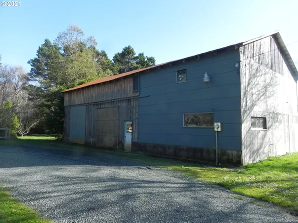 87514 Dahl Ln, Bandon, OR 97411