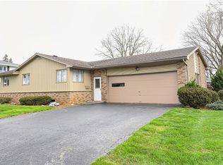 7 Eagle Rock Dr, Rochester, NY 14609