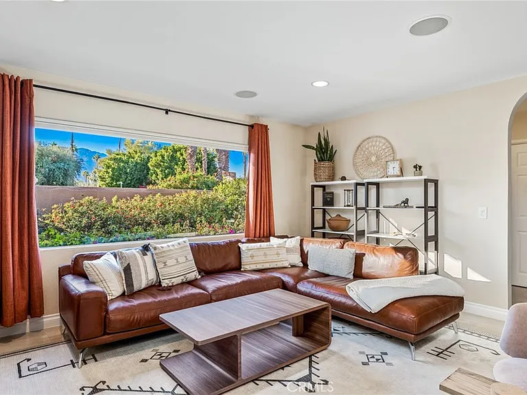 37320 Da Vall Dr — Photo 1
