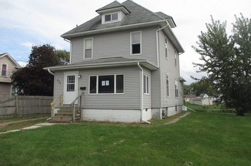 1st image of 835 Lincoln St