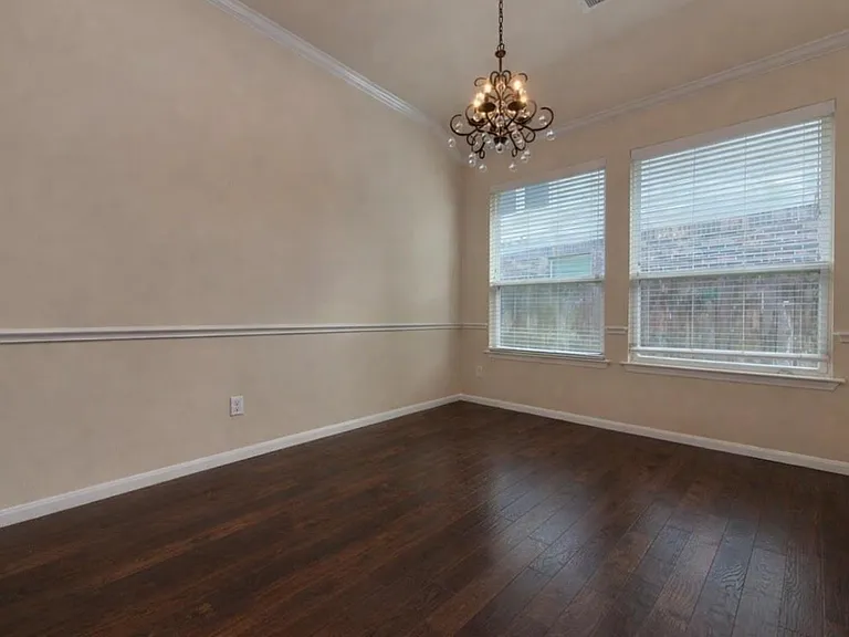 6906 Patterson Dr — Photo 6