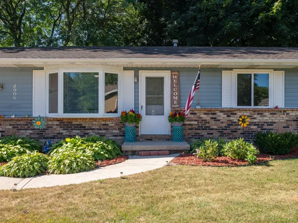 2906 Darby Ct, Midland, MI 48642