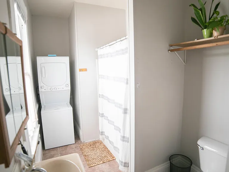 210 E Duffy St #B — Photo 7