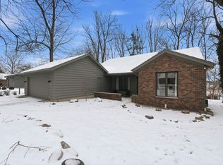 6527 E Canal Pointe Ln, Fort Wayne, IN 46804