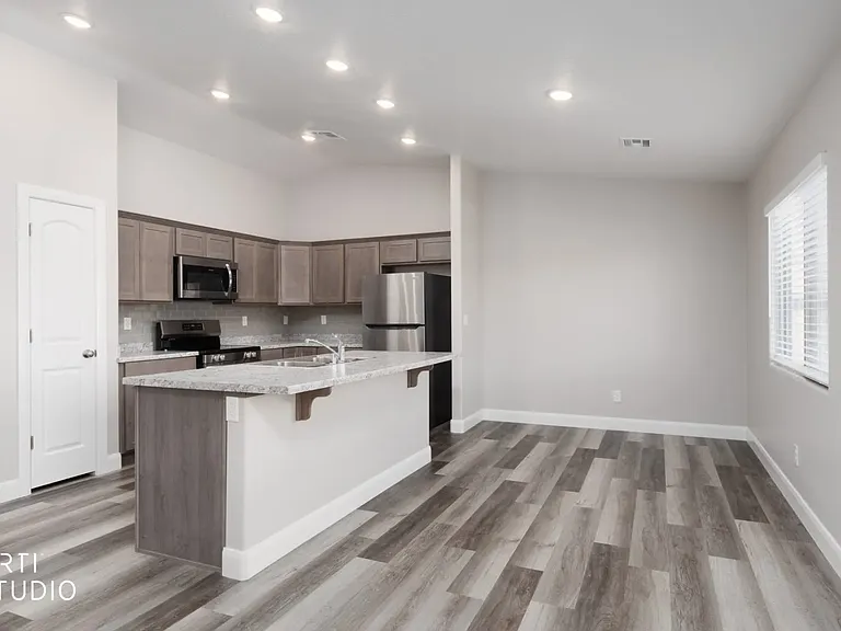 100 E First South St #104 — Photo 4