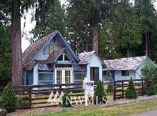 351 E Lake Devereaux Rd, Allyn, WA 98524