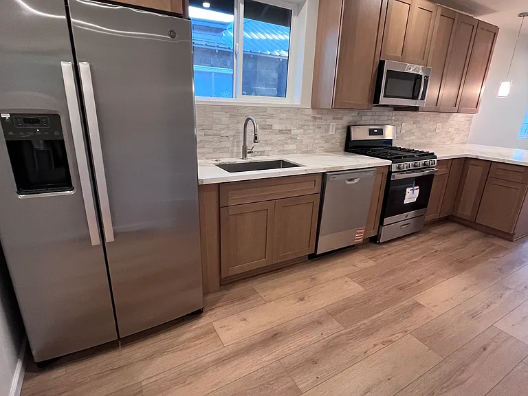 116 W Micheltorena St — Photo 9