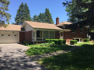 914 Hickory Ln, Naperville, IL 60540