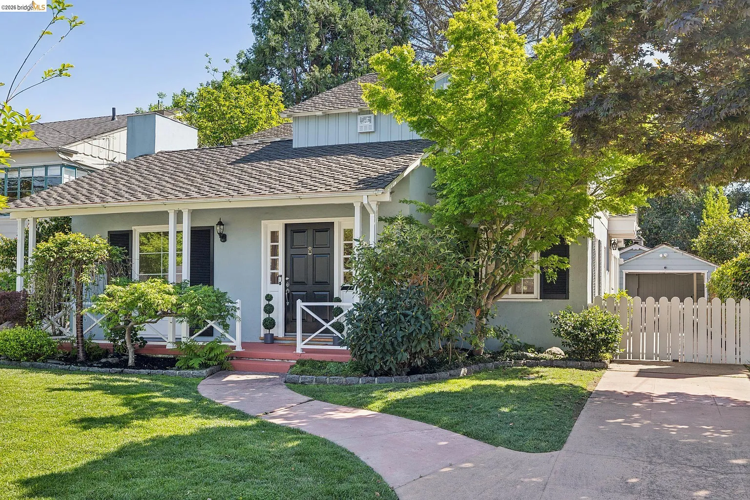 1193 Glen Dr photo 1