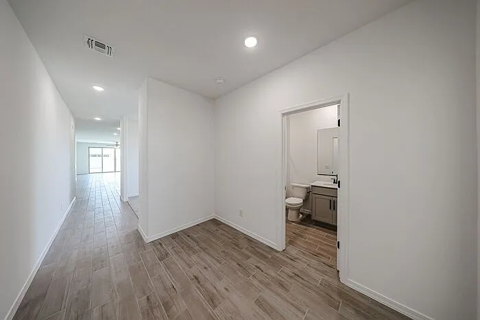 5633 W McNeil St — Photo 10