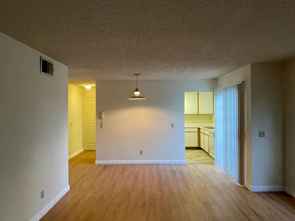 168 N Catalina Ave #102, Pasadena, CA 91106