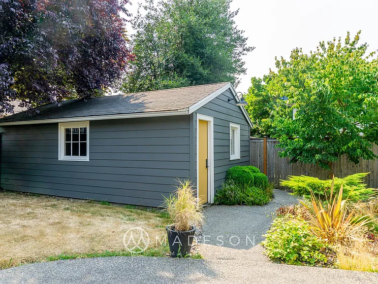 7522 9th Ave NE — Photo 8