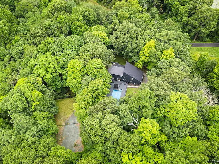 25 Cross Pond Rd — Photo 25