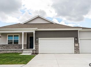 8111 S 200th St, Gretna, NE 68028