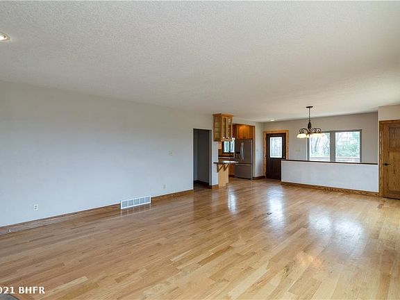 5th image of 8110 NW Beaver Dr