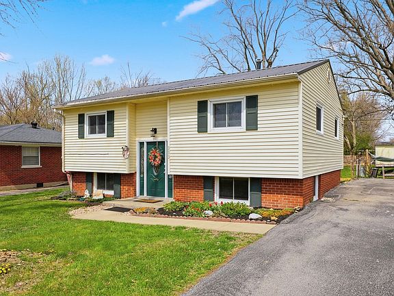2nd image of 333 Stoneybrook Dr