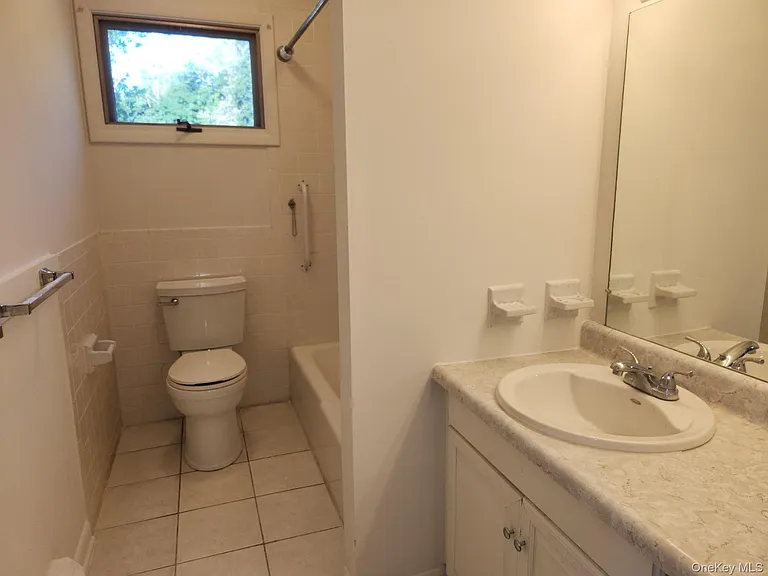 20 Locust St #1B — Photo 9