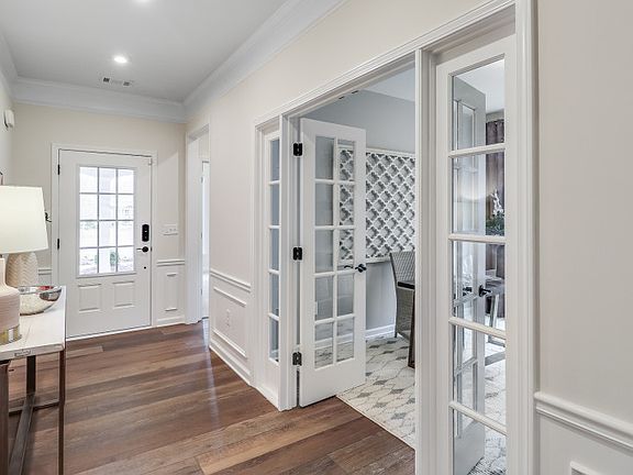 Foyer Flex Space