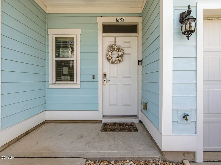 1883 Pointe Dr — Photo 2