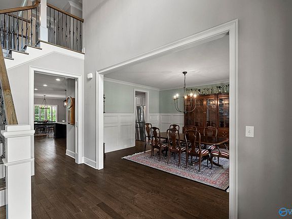 5th image of 8 Braewick Pl SE