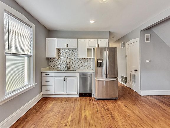 2nd image of 4057 N Whipple St Unit 2