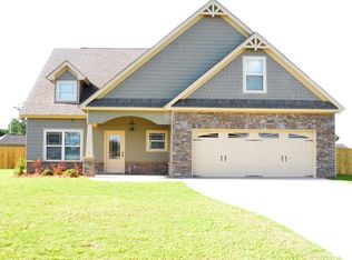 7 Winter Hawk Dr, Fort Mitchell, AL 36856