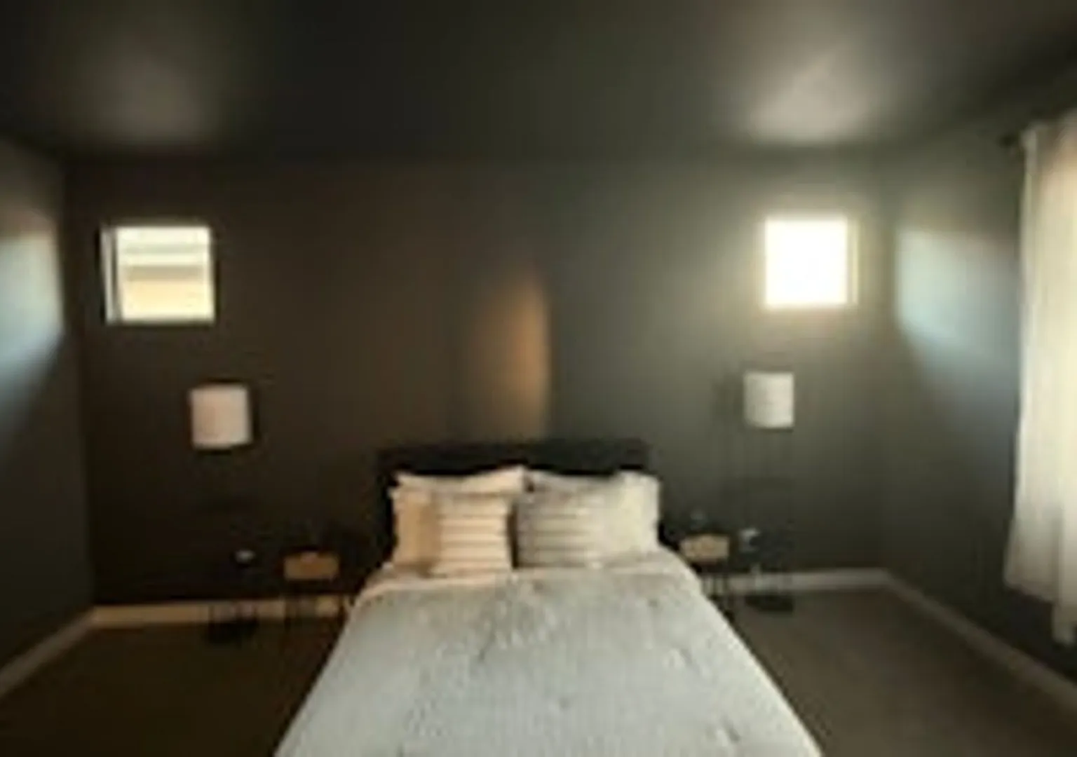 Stunning 5-Bedroom Executive Home in Desirable Mesa Neighborhood — Photo 4