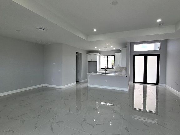 2nd image of 705 Clayton Ave