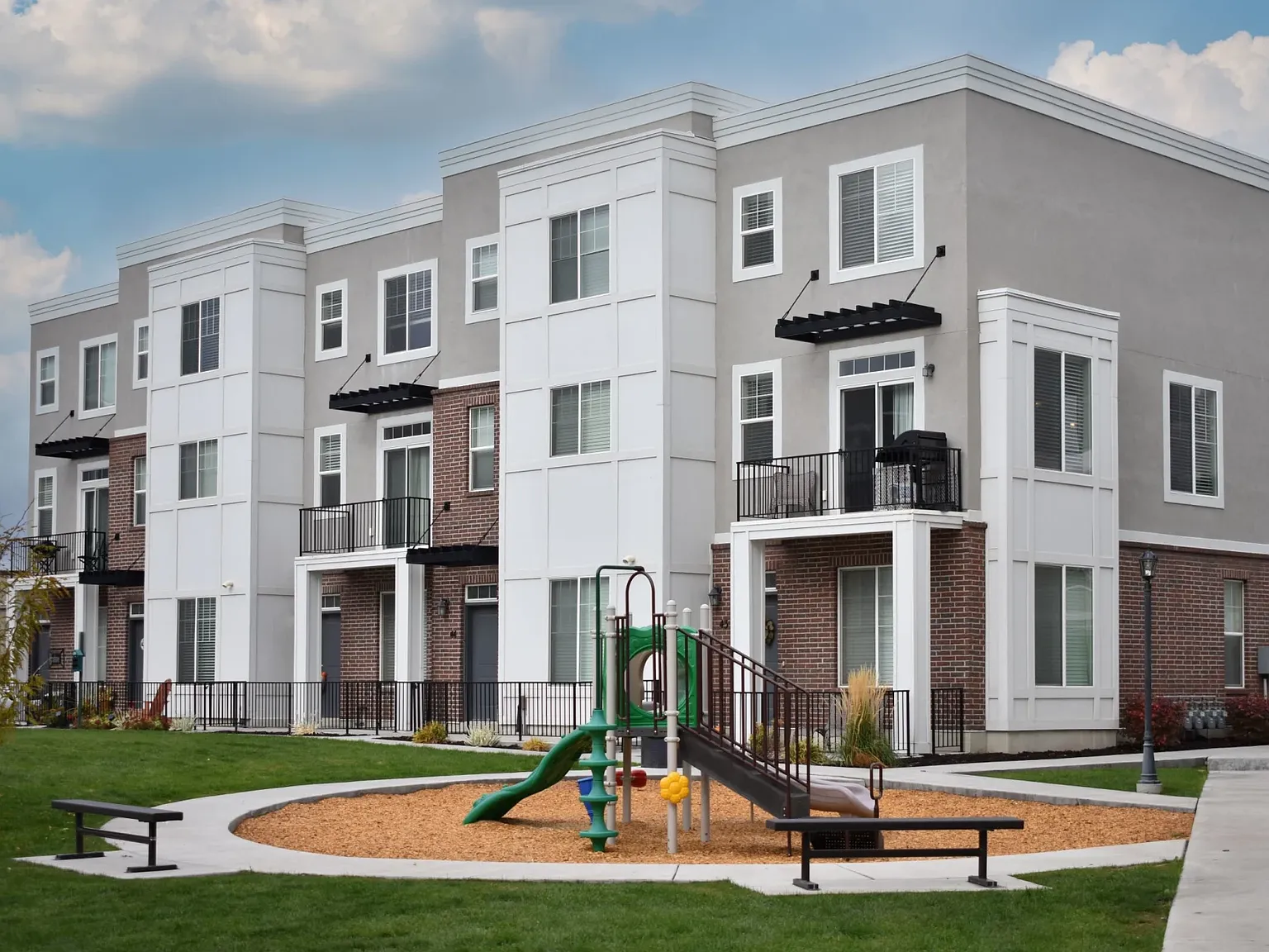 2 bed, 1312 sqft, $1,849 — Photo 1