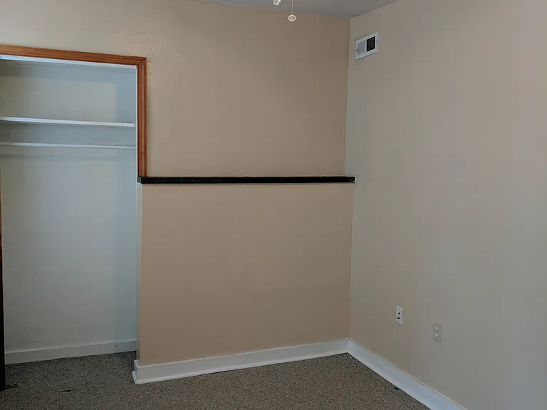 Cozy 2 Bedroom Apartment with Backyard Patio and Central Air Conditioning in South Side, Pittsbur... — Photo 1