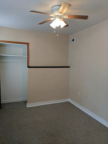 Cozy 2 Bedroom Apartment with Backyard Patio and Central Air Conditioning in South Side, Pittsbur... Photo 1