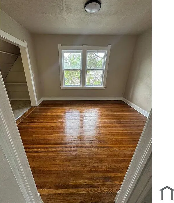 3 bed, $1,250 — Photo 2