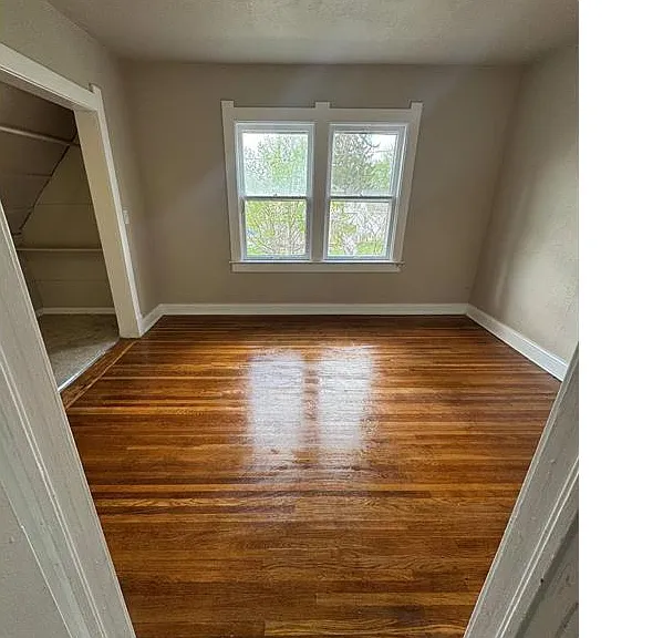 835 Willow Ave — Photo 2
