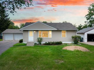 4261 Diamond Dr, Eagan, MN 55122
