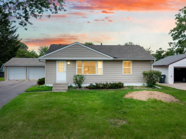 4261 Diamond Dr, Eagan, MN 55122