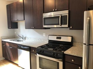6704 N Artesian Ave #1R, Chicago, IL 60645